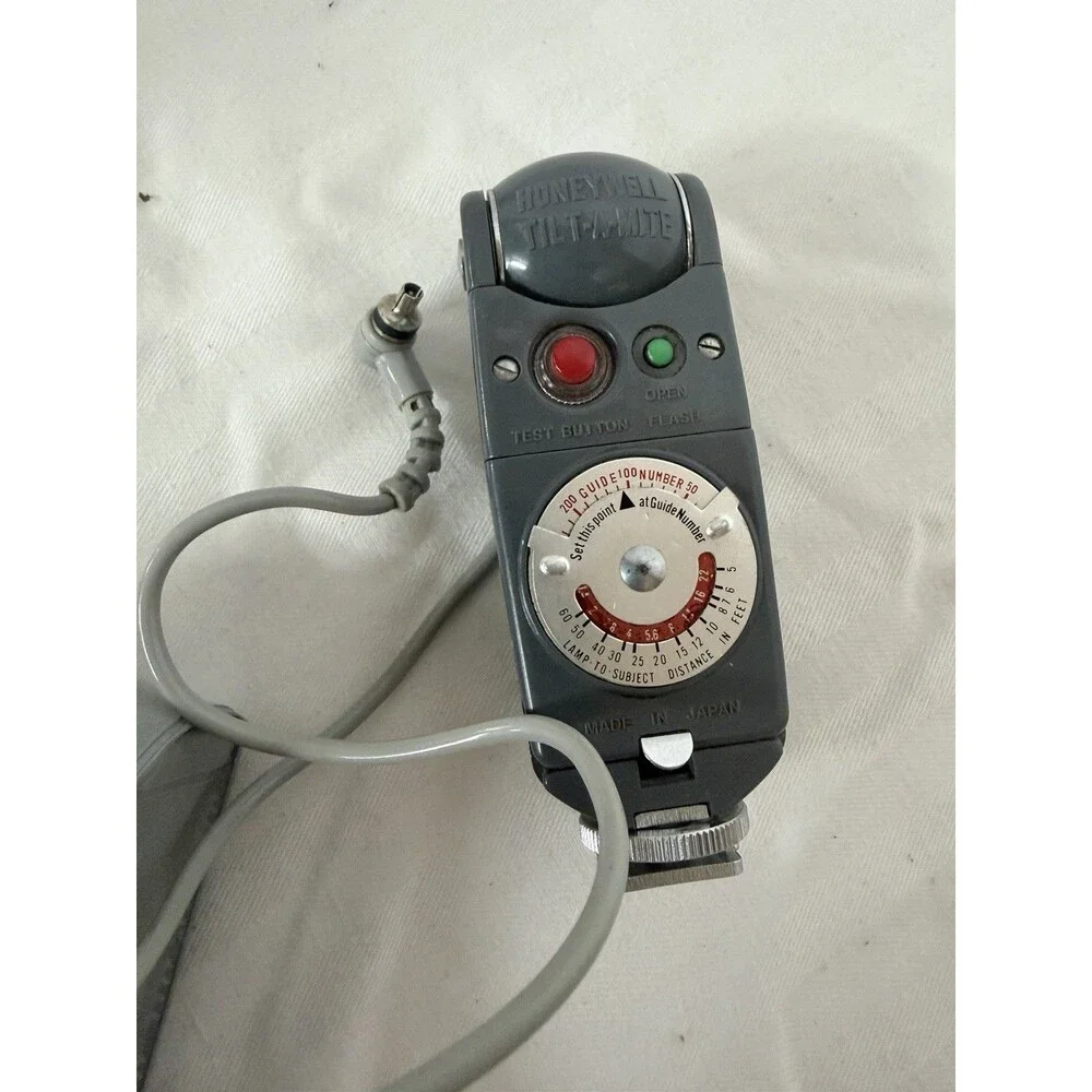 Vintage HONEYWELL TILT-A-MITE Camera Flash Unit Collapsible Fan Style W/CASE Box